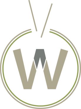 Grafikelement zwei ineinander liegende Ringe mit hellbrauner und grüner Konturfarbe, innenliegend grafisch gestalteter Buchstabe W